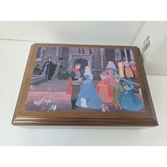 Disney Store Fossil Watch Collectors Club Series watch Sleeping Beauty Music box main image 5